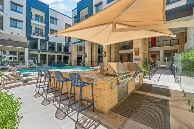 Apartment Pool Retreat 2 Kings Near Kierland